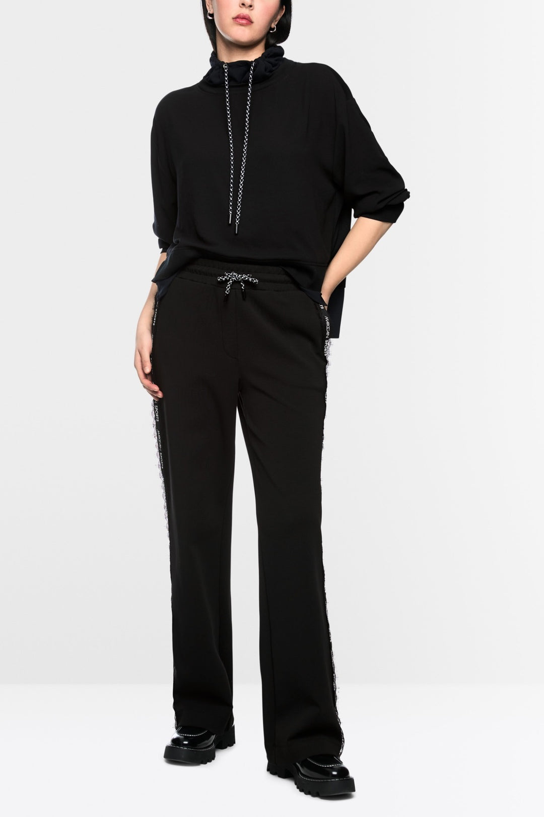 Blouse ample à col avec cordon de serrage