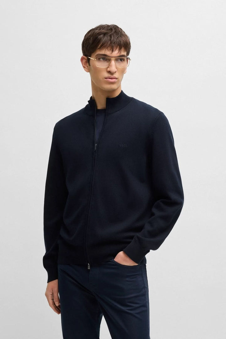 Cardigan en maille navy avec col montant, fermeture éclair, et logo brodé BOSS pour homme.