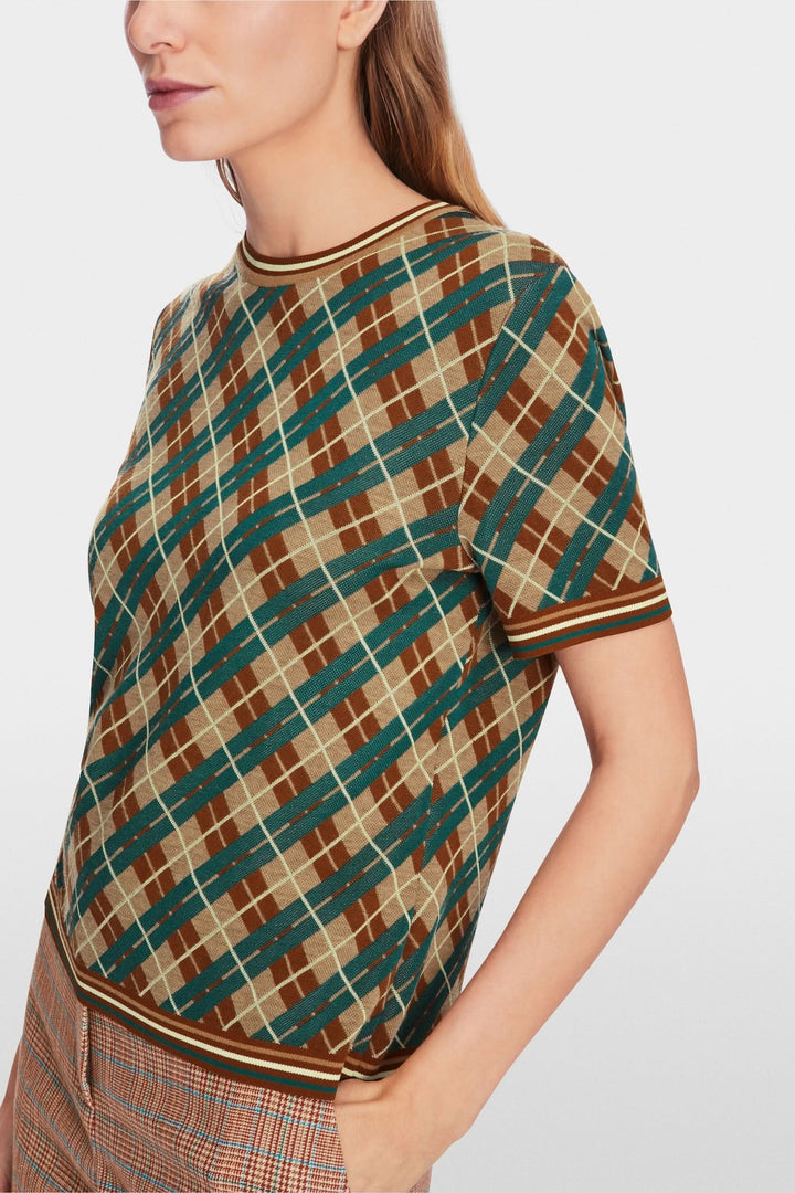 Chandail à motifs losanges, manches courtes, en laine douce et coton, style décontracté élégant.