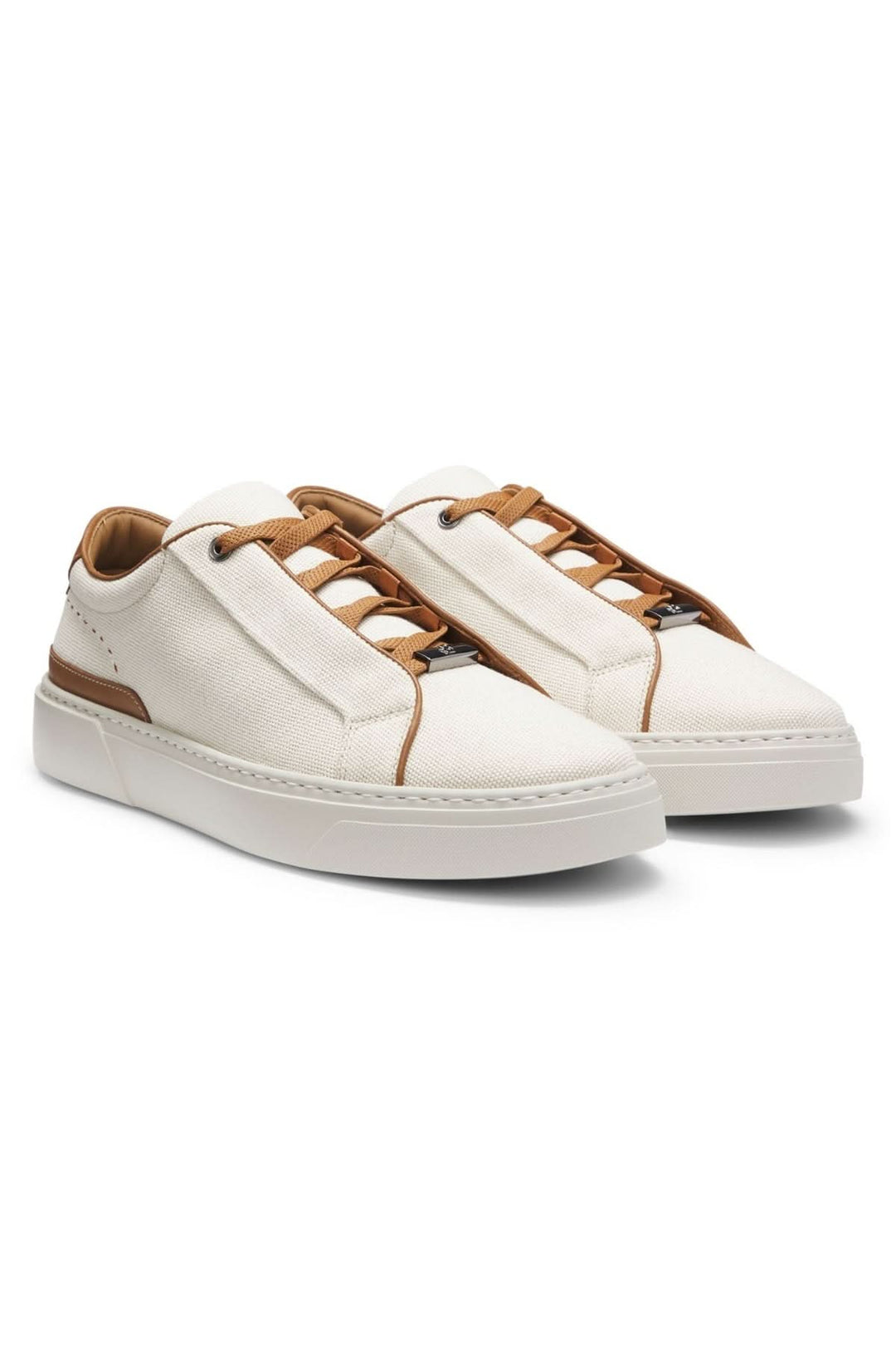 Chaussure de ville Ecru avec finitions en cuir et lacets élastiqués, idéale pour un style soigné et décontracté.