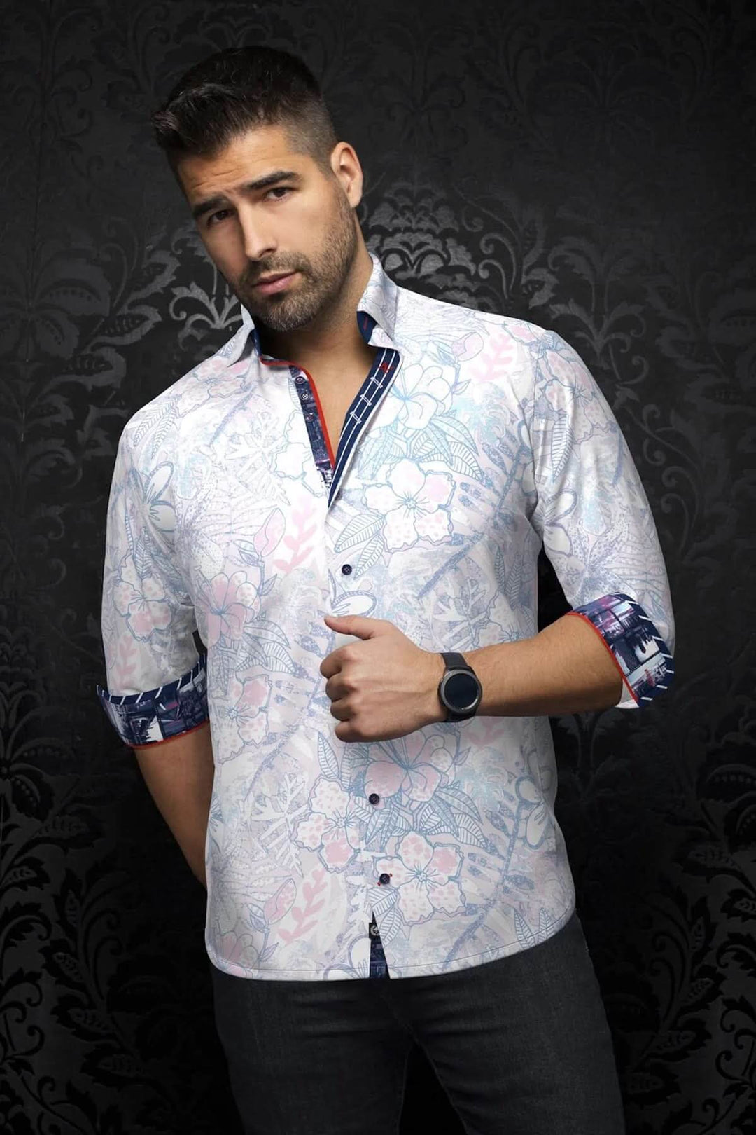 Chemise Alvarado florale ton sur ton avec col italien et détails contrastants, parfaite pour des soirées élégantes.
