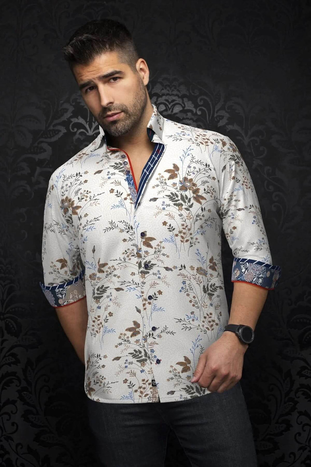 Chemise Brenner florale pour homme avec col classique et détails contrastants, parfaite pour l'été.