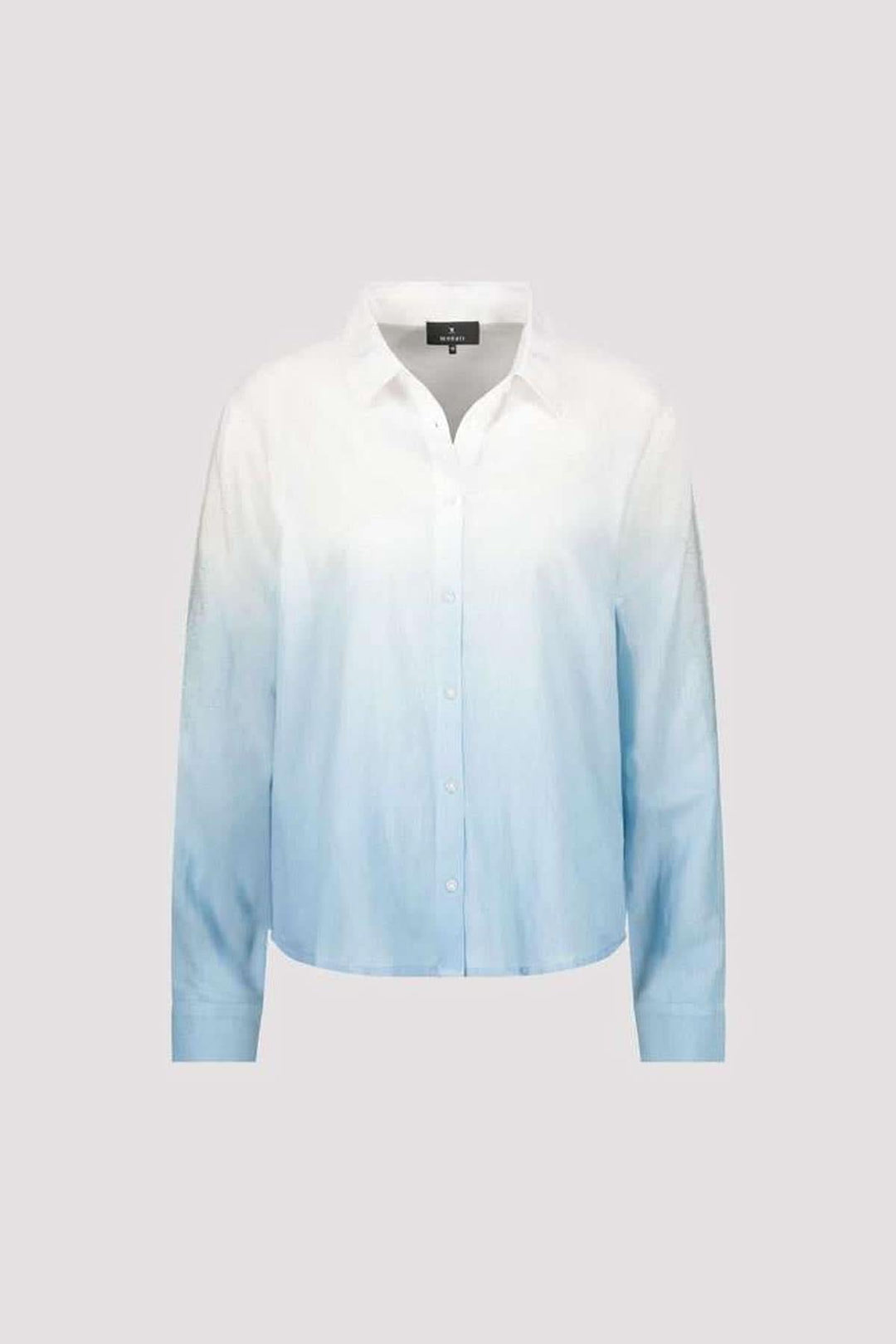 Chemise fluide à effet batik dégradé bleu, avec col chemise et manches longues.