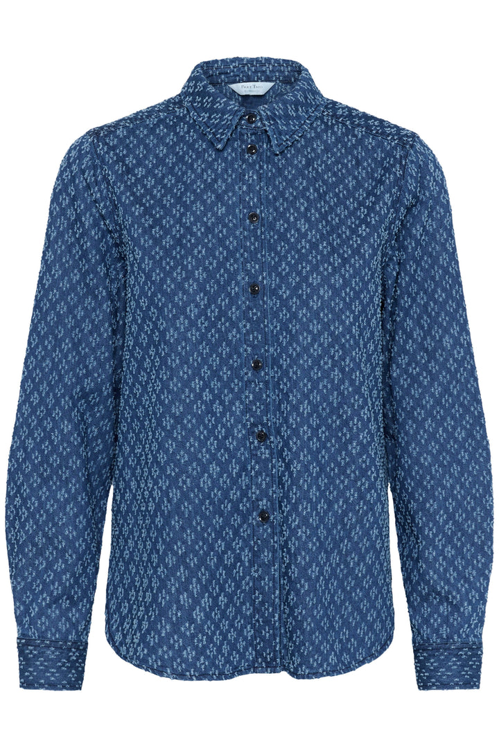 Chemise en denim classique avec surpiqûres contrastantes au col et poignets, idéale pour un look casual ou habillé.