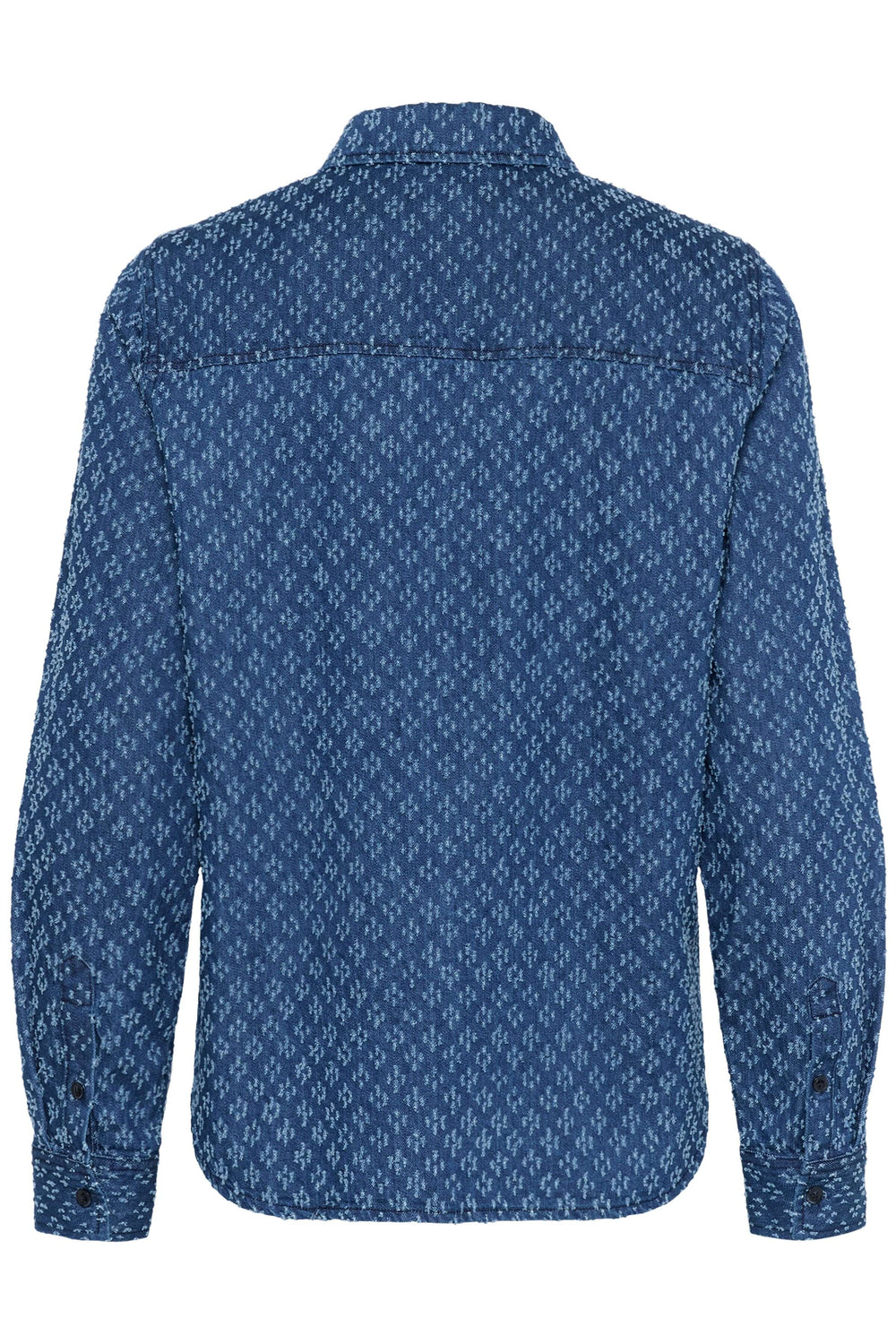 Chemise en denim avec surpiqûres contrastantes sur col et poignets, coupe droite en coton, idéale pour un look casual ou habillé.