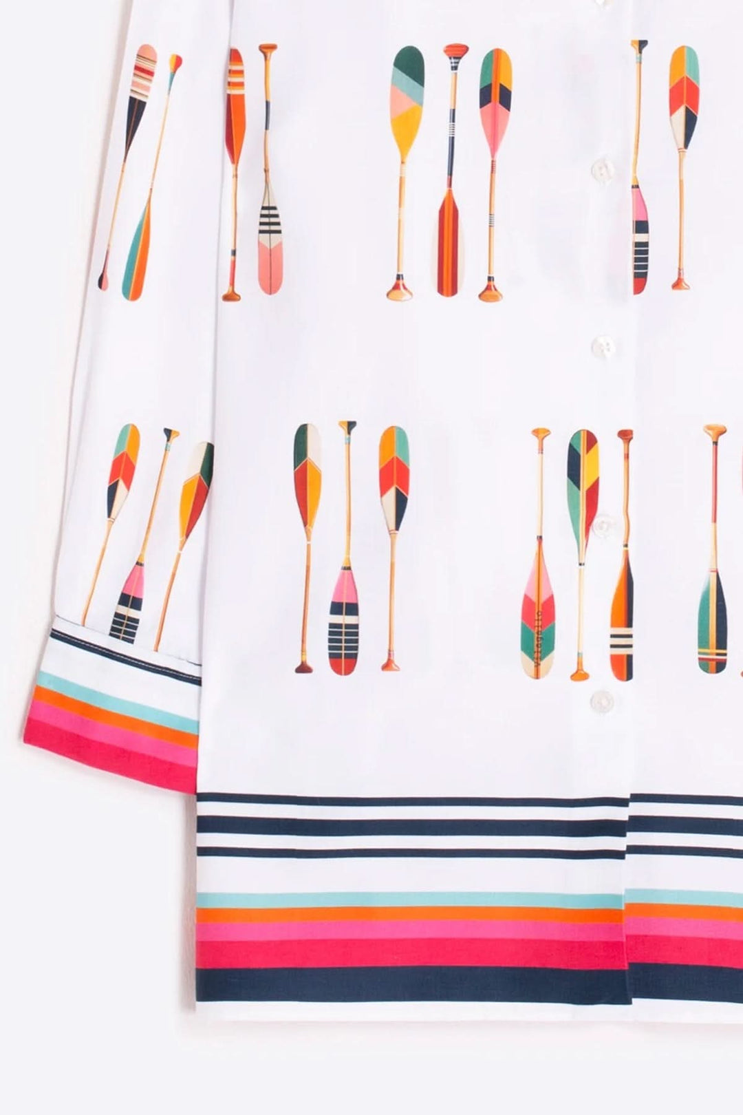 Chemise imprimé pagaies avec col classique et bandes contrastantes colorées.