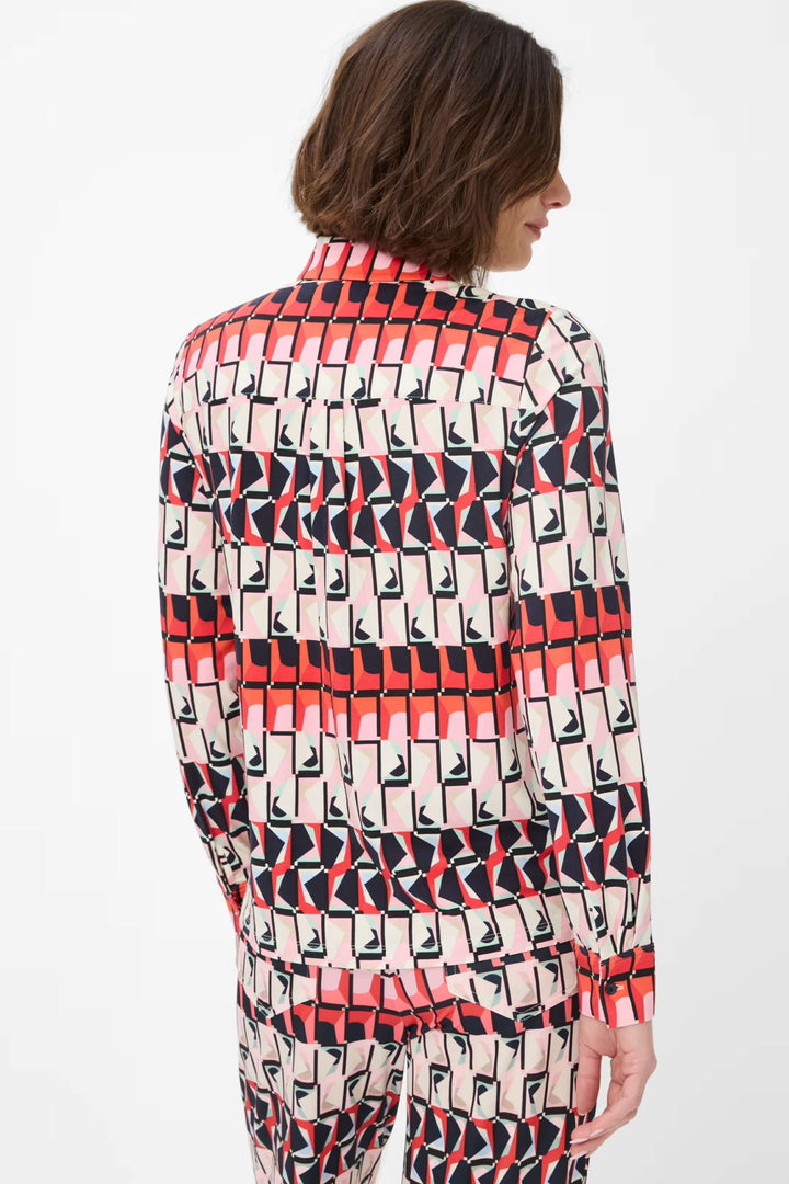 Chemise imprimée Celina, vue arrière, motif géométrique coloré, style chic et moderne.