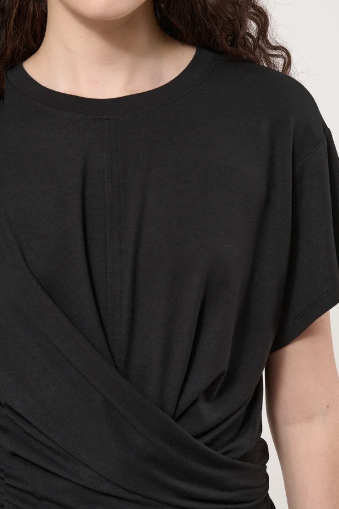 T-shirt drapé à effet croisé