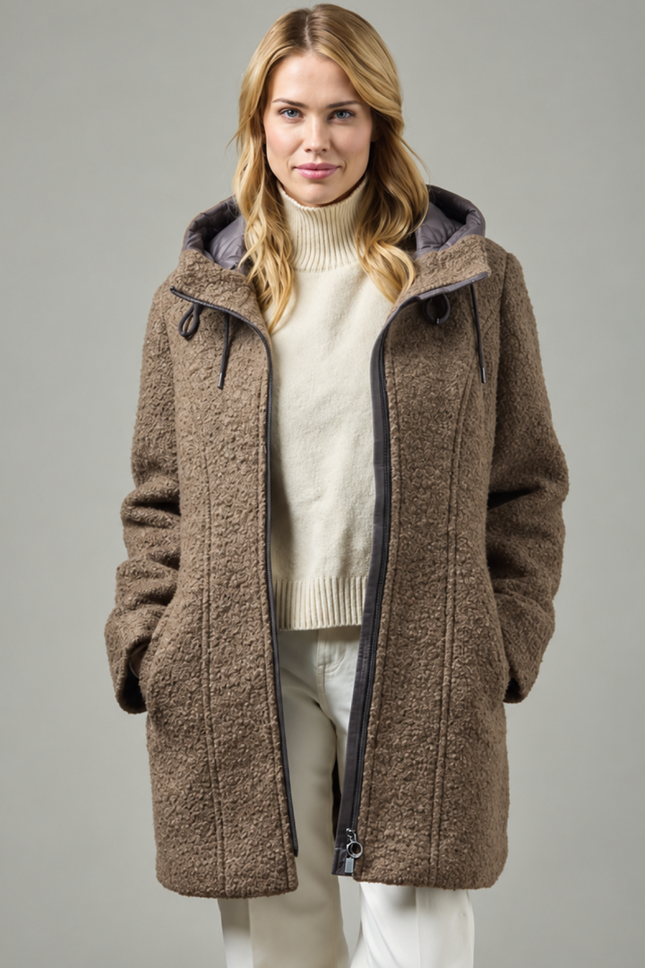 Manteau bouclé à capuchon