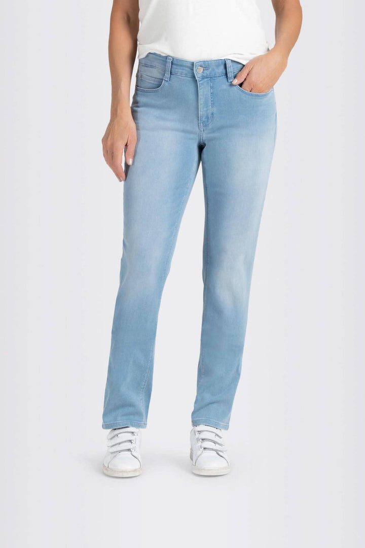 Jean Dream, jean droit feminins en denim léger, alliant confort et style, parfait pour toutes les occasions.