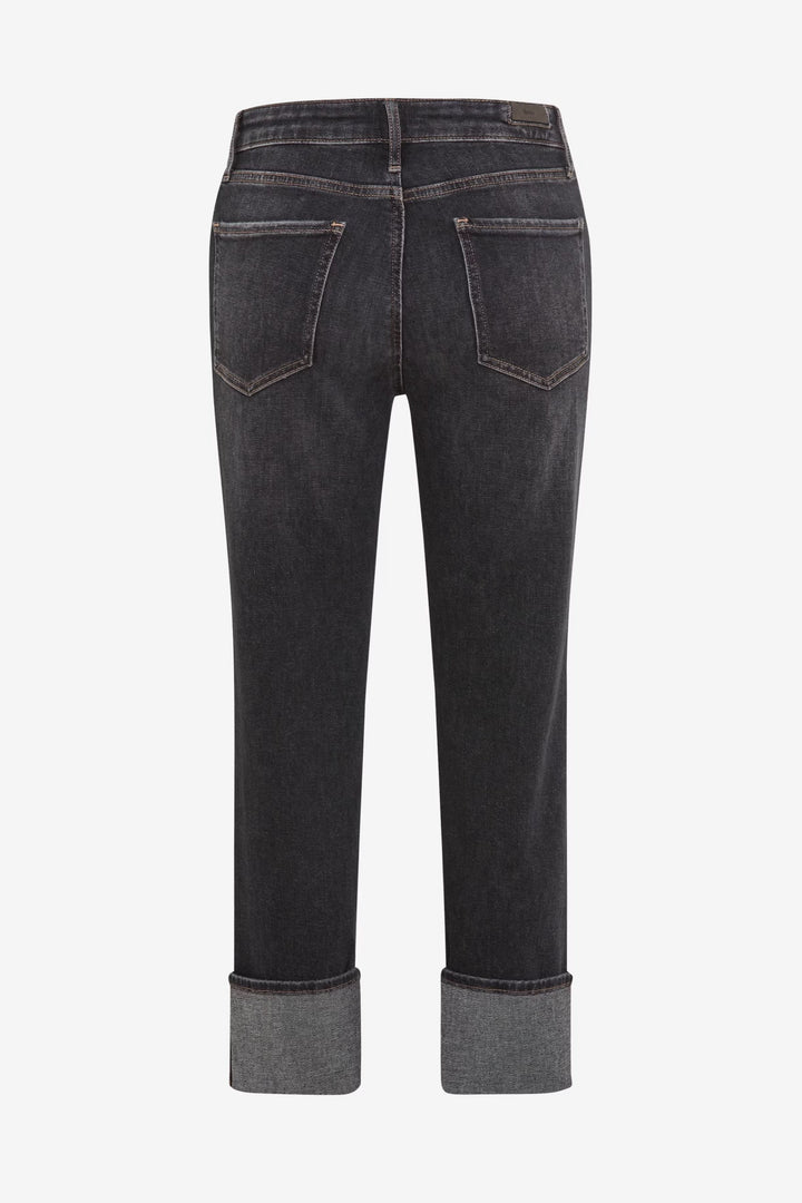 Jean Madison avec revers contrastés, coupe droite moderne et délavage subtil, vue arrière.