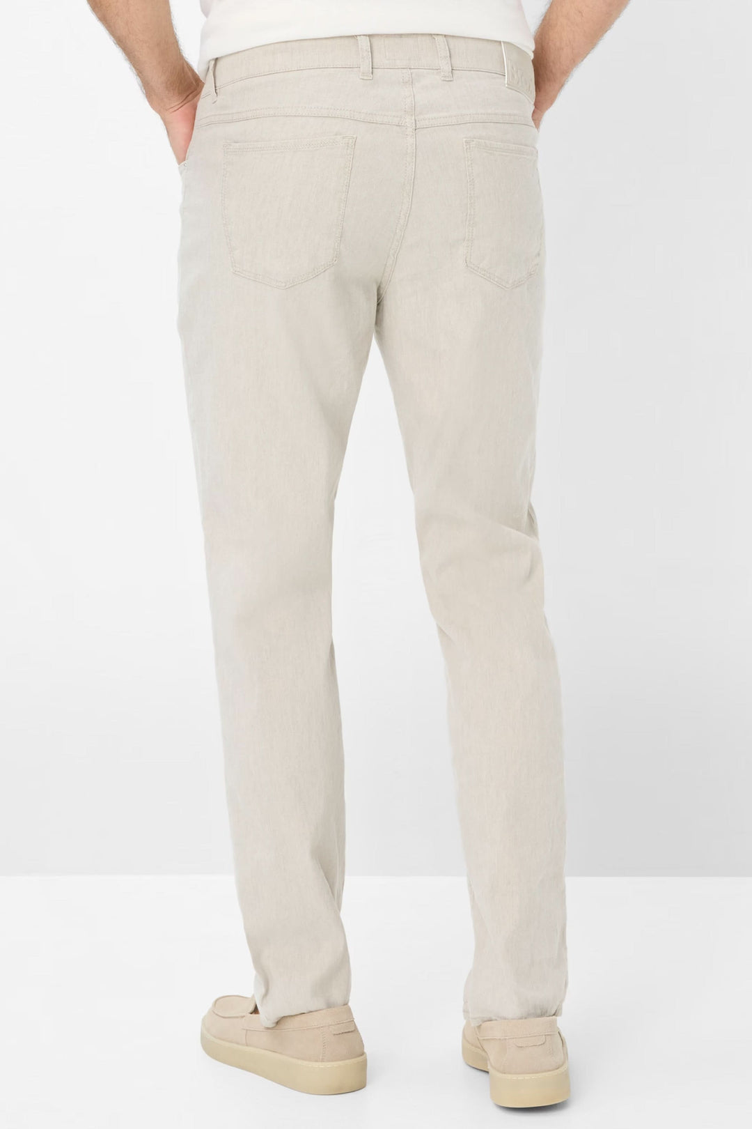 Jean décontracté en lin beige, vue arrière, idéal pour un style casual et confortable.