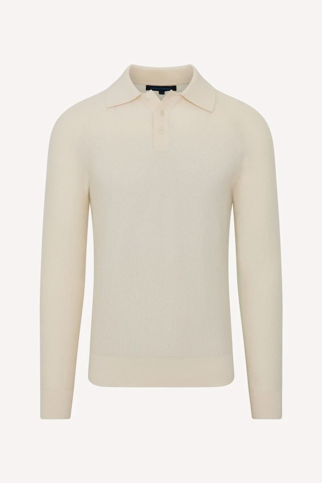 POLO EN MAILLE CÔTELÉE beige avec manches longues et col classique, style élégant et décontracté.