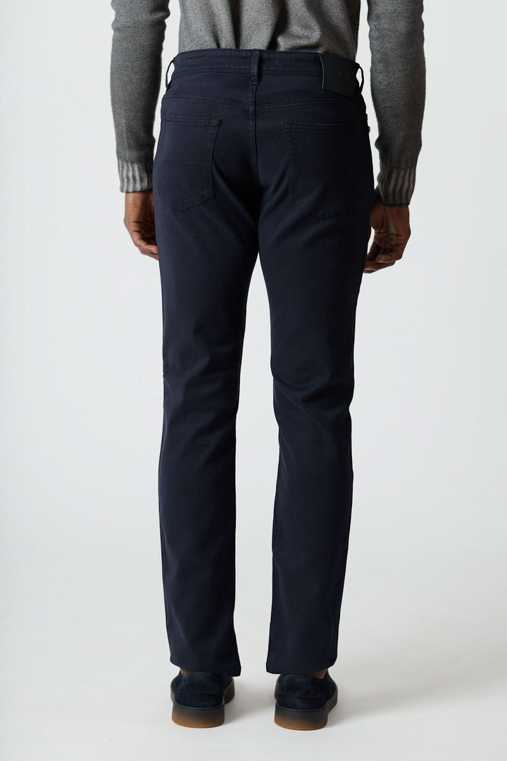 Vue arrière du Pantalon 5 poches en sergé coton-lyocell noir, confort et élégance italienne.