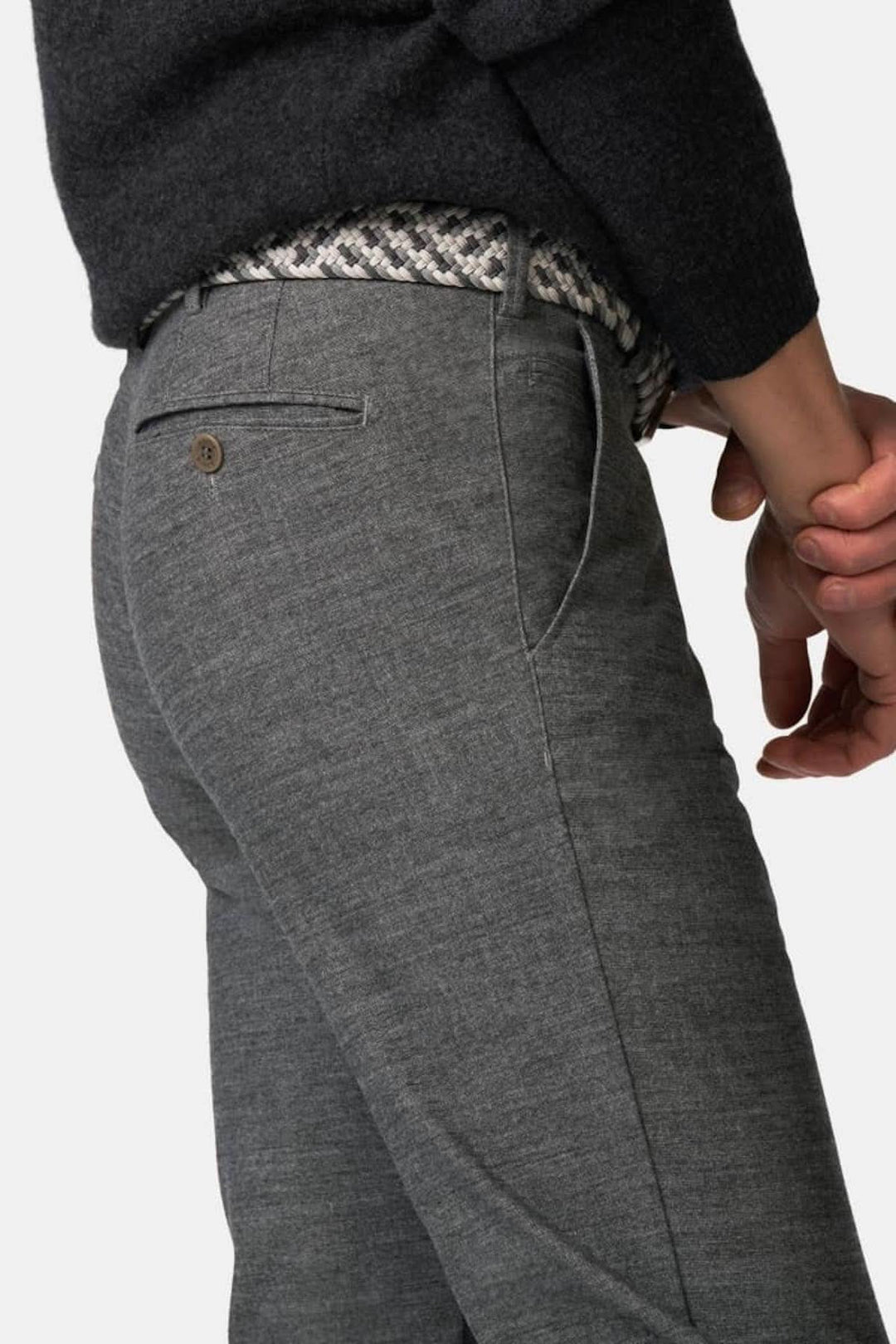 Pantalon Bonn jersey en gris, mettant en avant la ceinture ACTIVE et le confort du tissu stretch.
