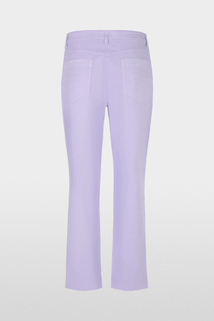 Pantalon Franca en coton léger, coupe 7/8, coloris lilas, ourlet effiloché et poches arrière.