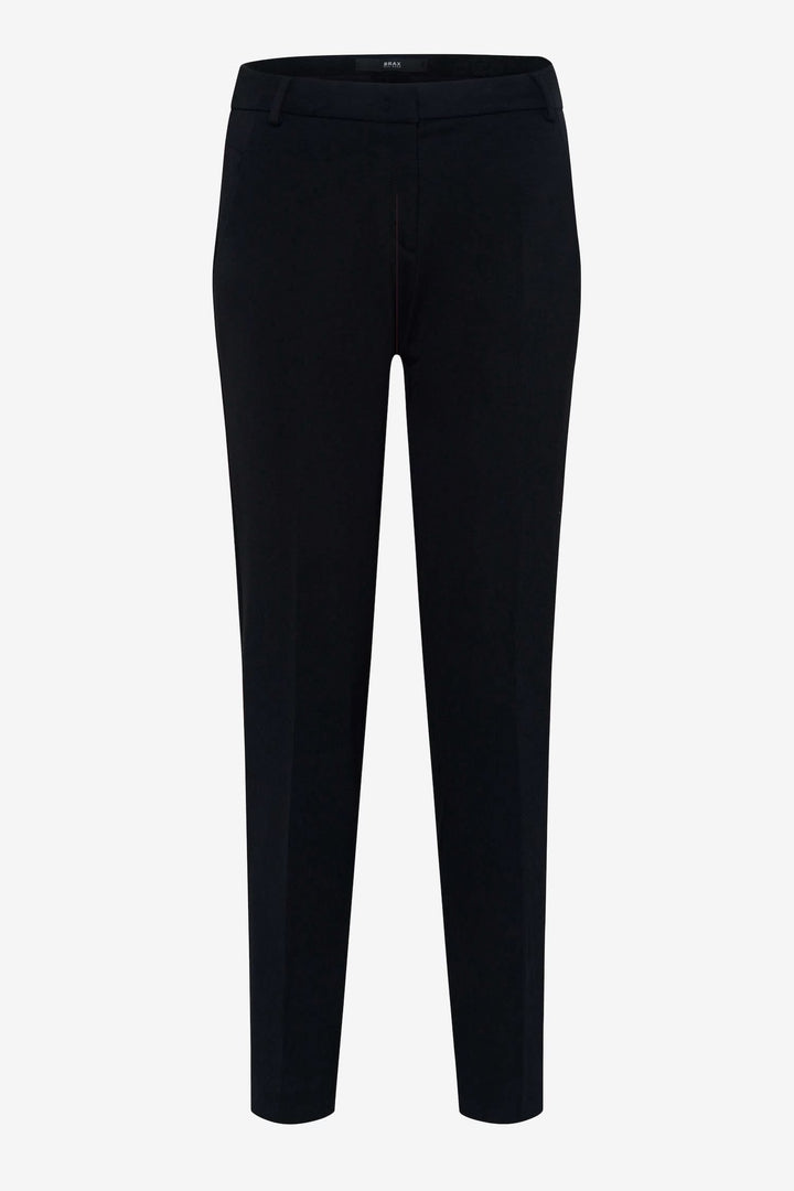 Pantalon chino femme noir 7/8 avec taille élastique pour un ajustement confortable et une coupe fuselée.