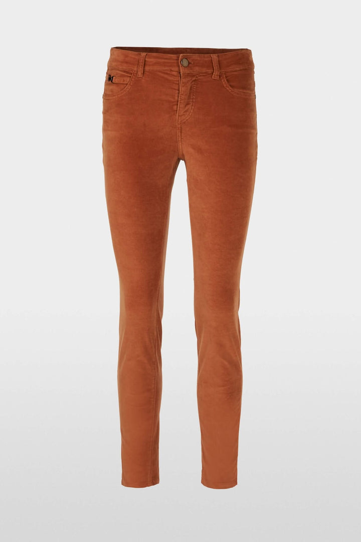 Pantalon en velours orange SILVI, coupe slim, jambe raccourcie, tissu doux, pour un look décontracté.