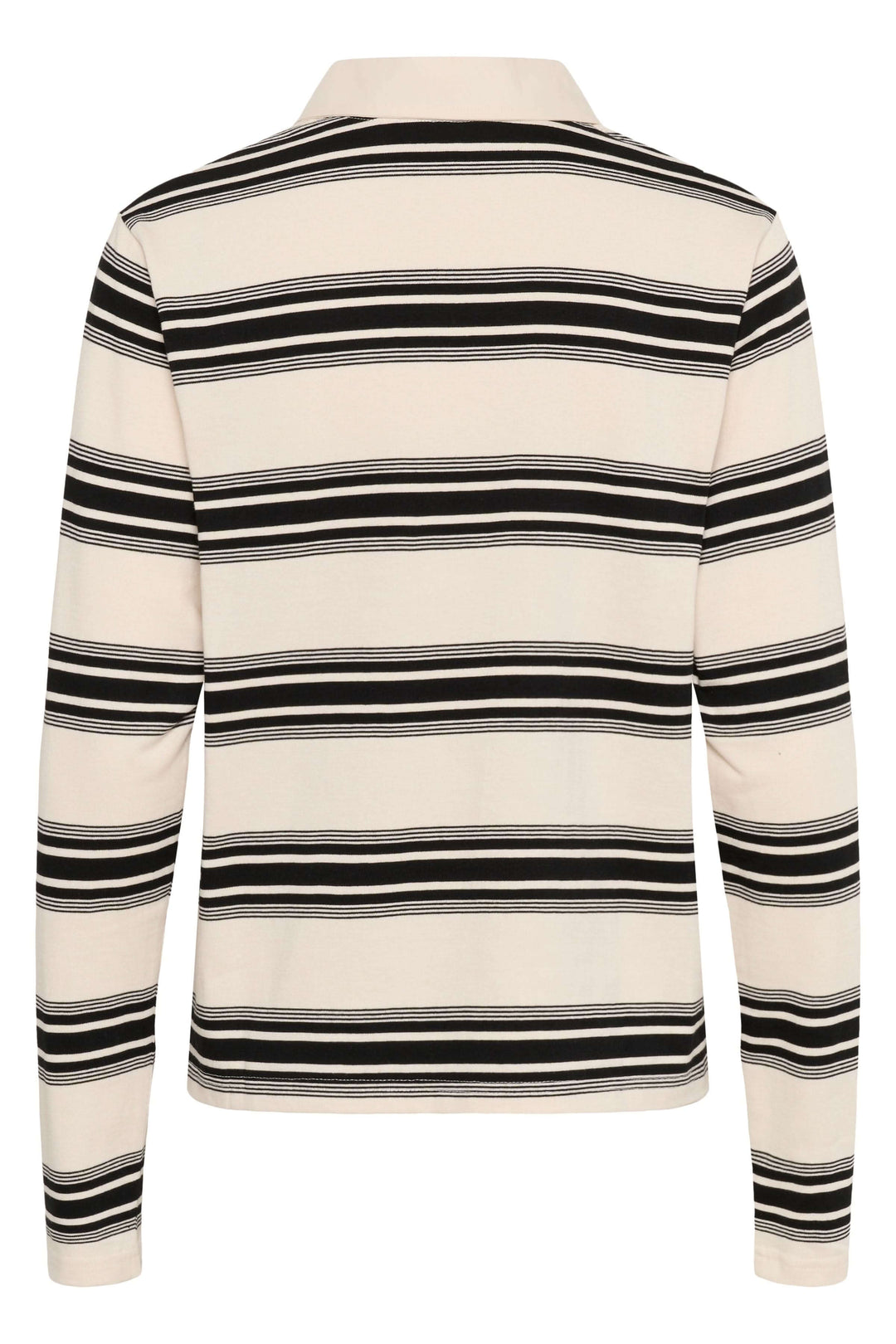 Polo Carmell à rayures noires et blanches, coupe droite, col classique, détail brodé, style élégant et décontracté.
