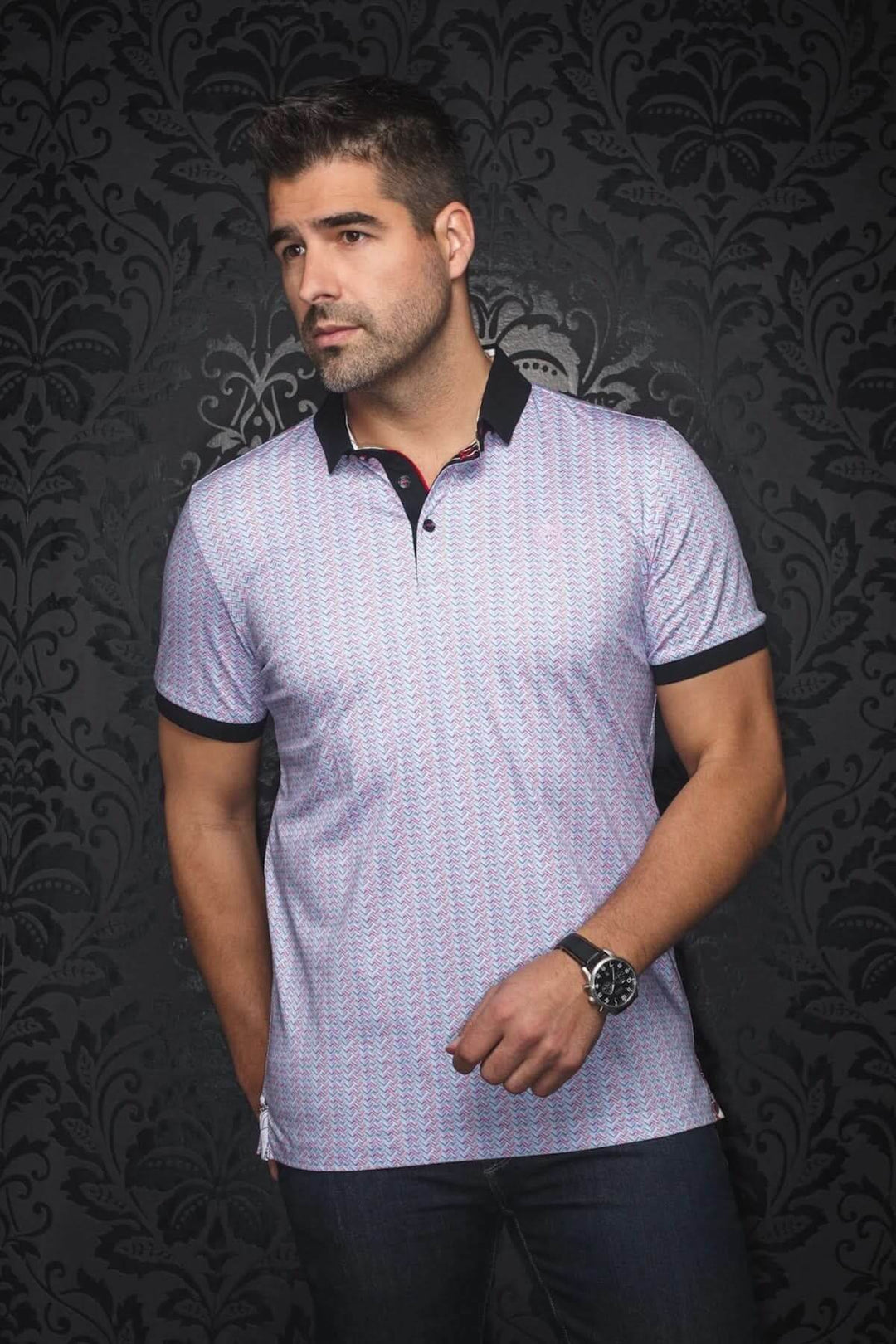 Polo Colter à micro-motif géométrique, col noir, look décontracté chic, parfait pour l'été.