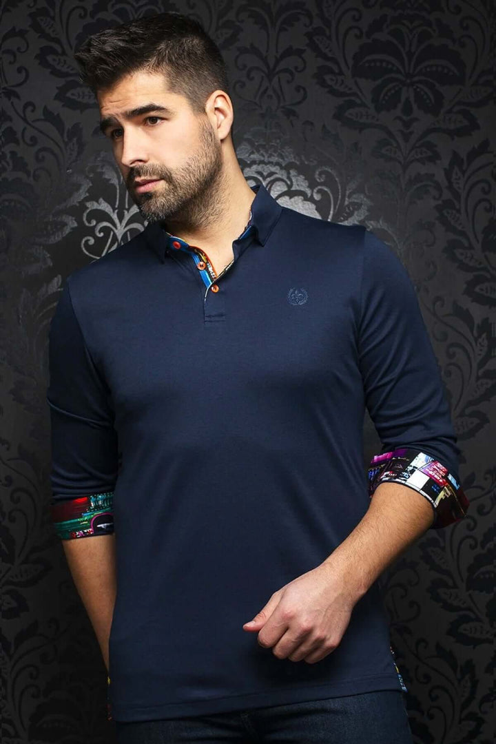 Polo à manches longues style Falcon avec col structuré et détails colorés, confectionné en jersey extensible.