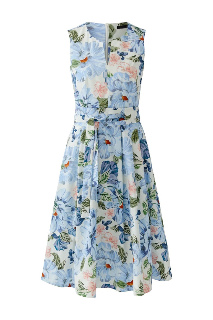 Robe cintrée à imprimé floral avec encolure arrondie et jupe évasée, idéale pour une occasion spéciale ou au quotidien.
