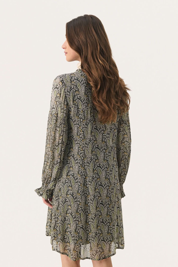 Robe courte Botella avec imprimé élégant et manches longues à volants vue de dos.