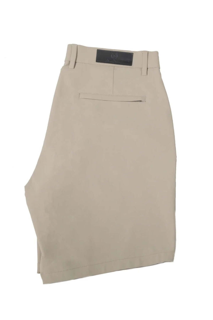 Shorts Limao-Solaris en tissu extensible, élégants et modernes, avec poches et finitions soignées.