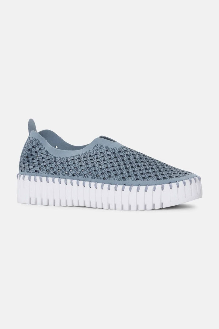 Soulier TULIP3373 en tissu perforé bleu avec semelle blanche, confortable et élégant.