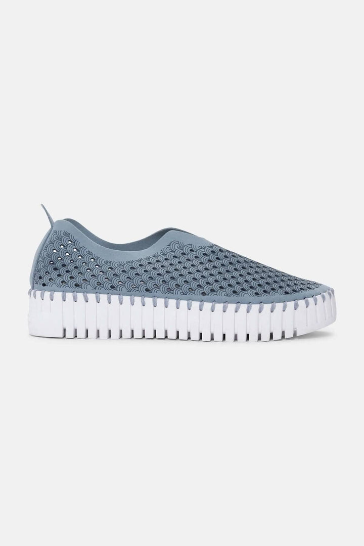 Soulier TULIP3373 en bleu, avec tissu découpé au laser et semelle intérieure confortable, style décontracté.