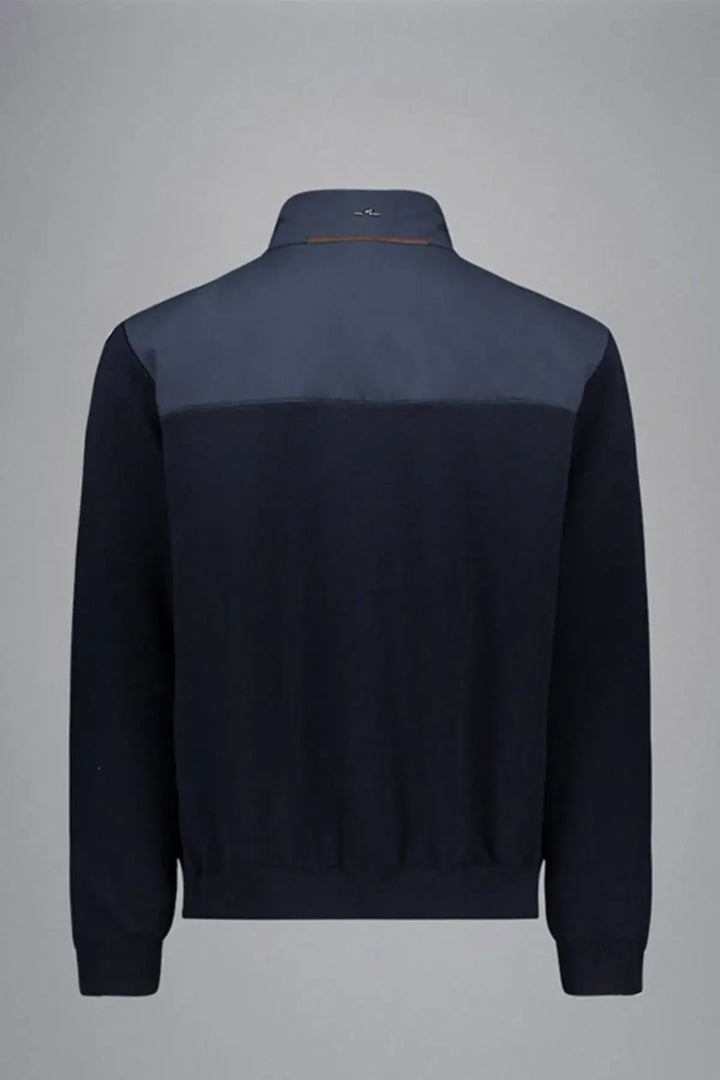 Veste en laine et nylon matelassée pour homme de dos, design épuré avec détails contrastants, style contemporain et technique.