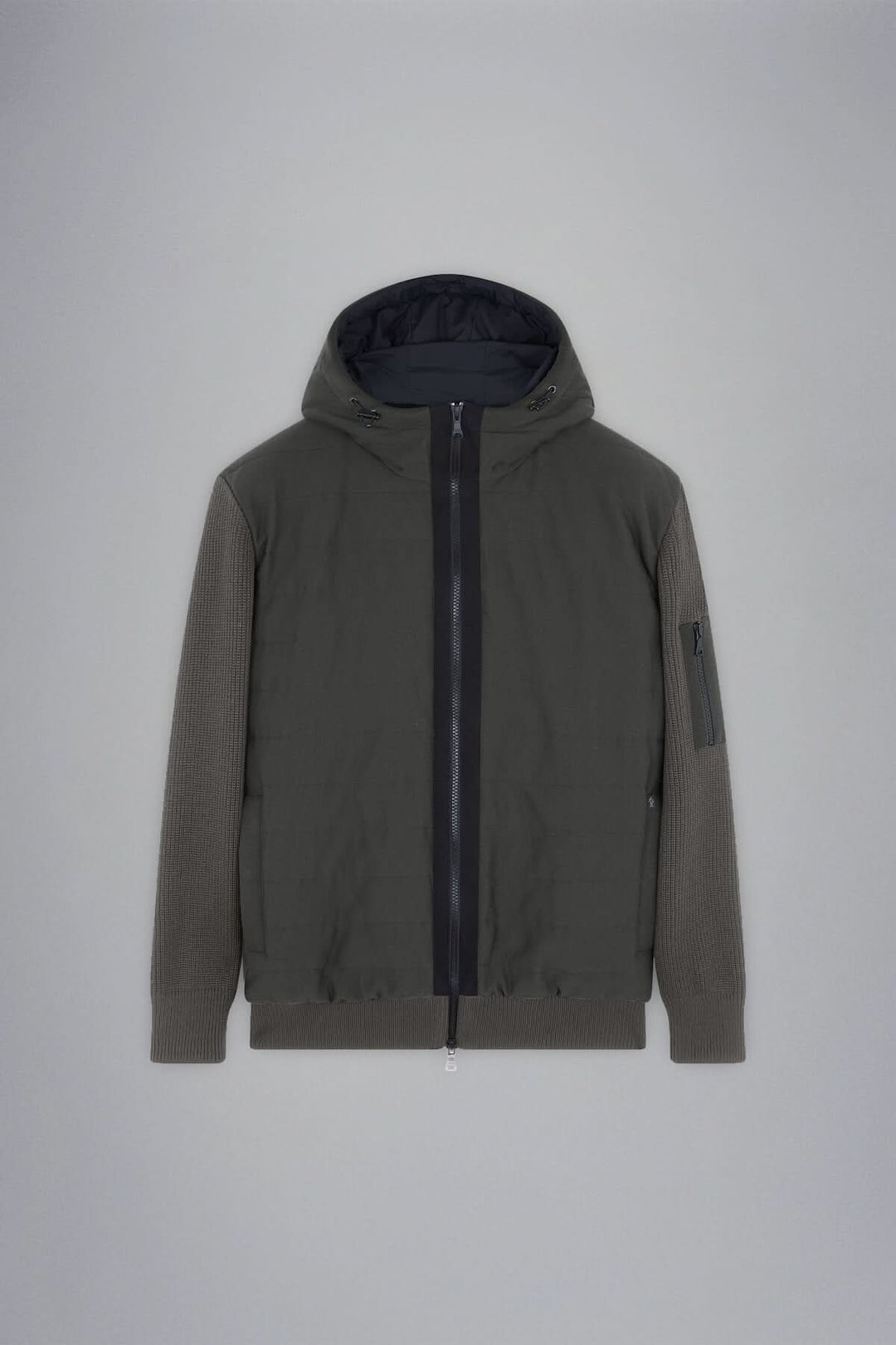 Veste imperméable à capuchon hybride Paul & Shark, matelassée à l'avant, manches en tricot, moderne et confortable.