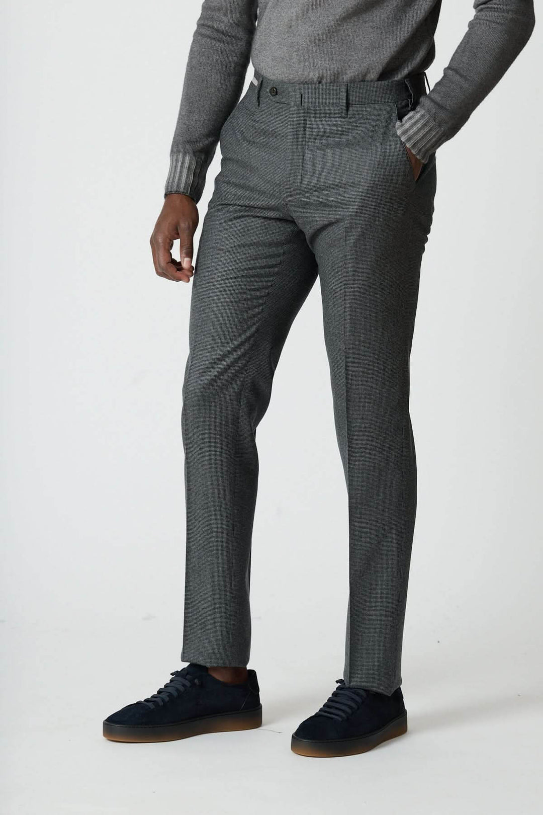 Pantalon habillé en laine à petits carreaux