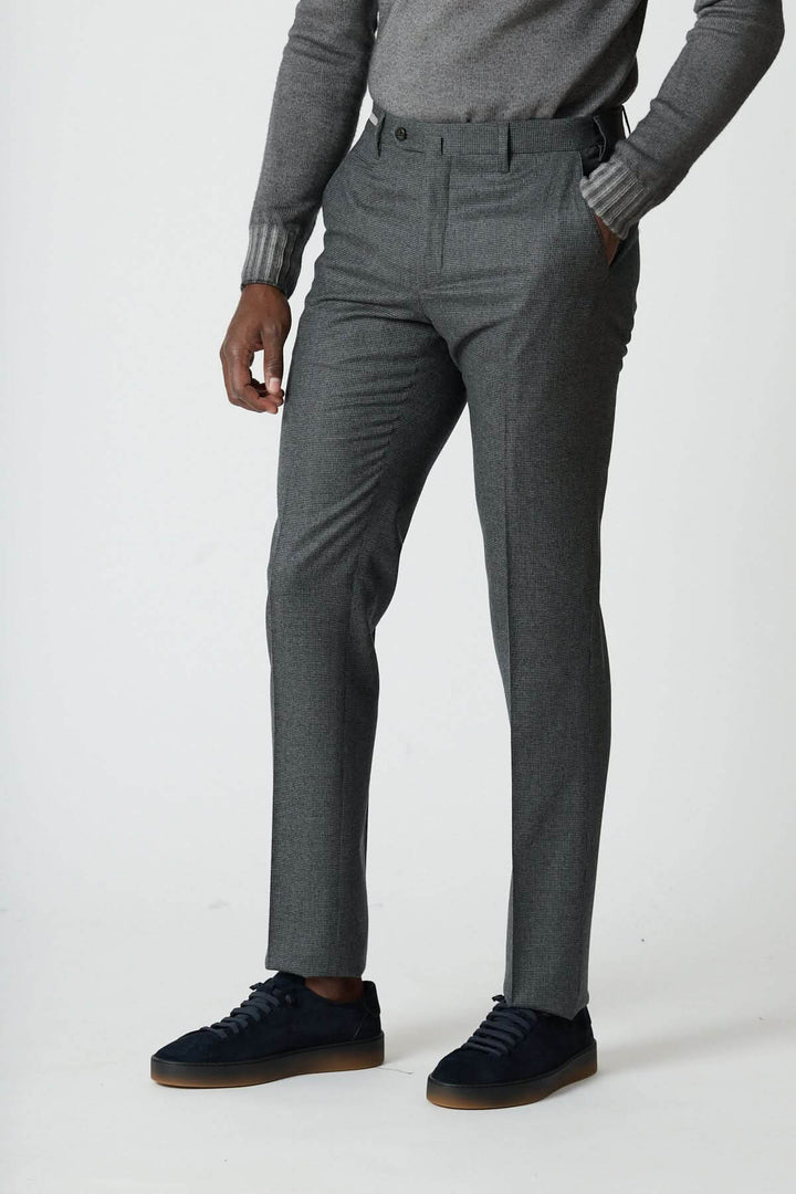 Pantalon habillé en laine à petits carreaux