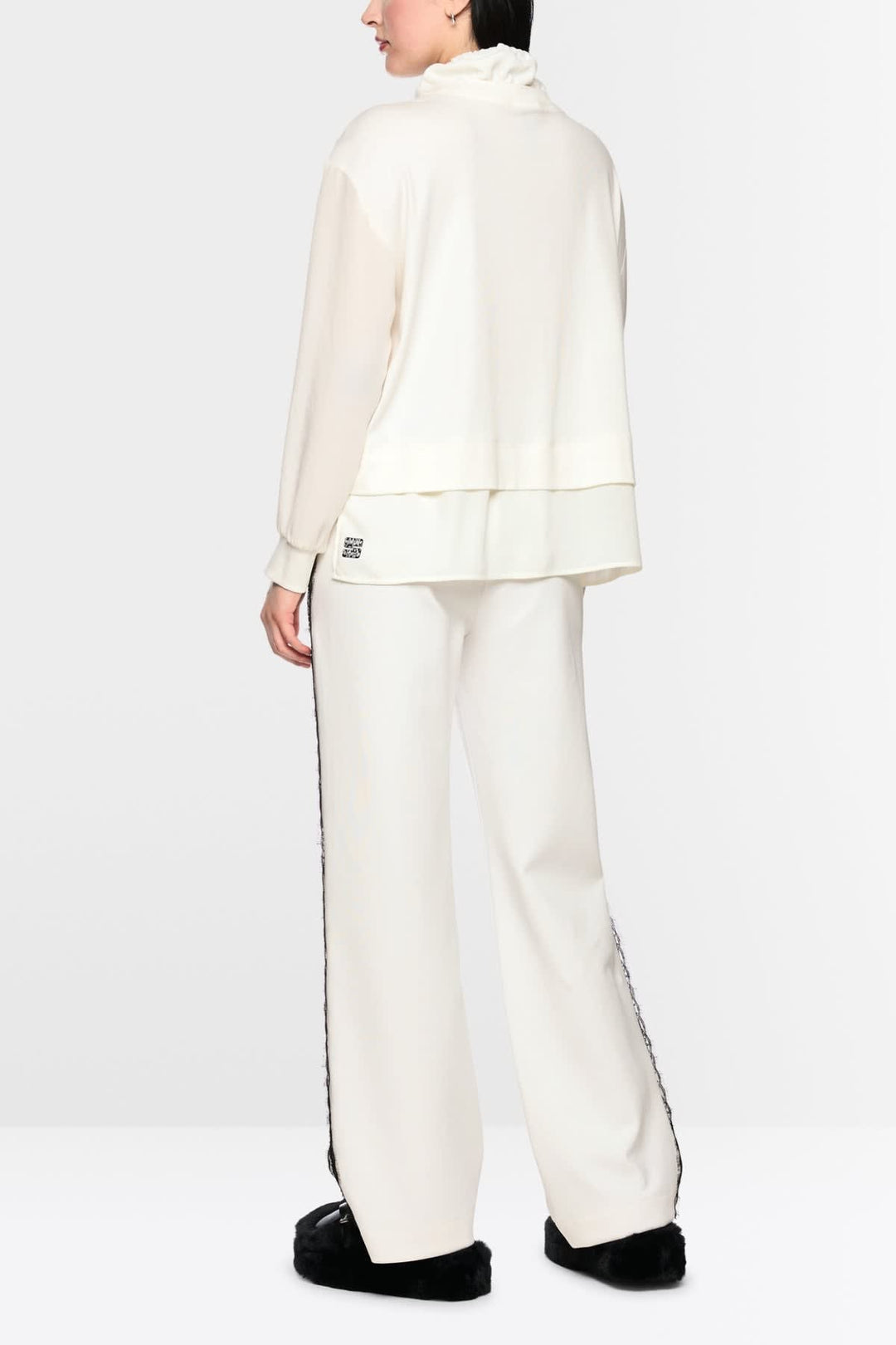 Front view of the women&