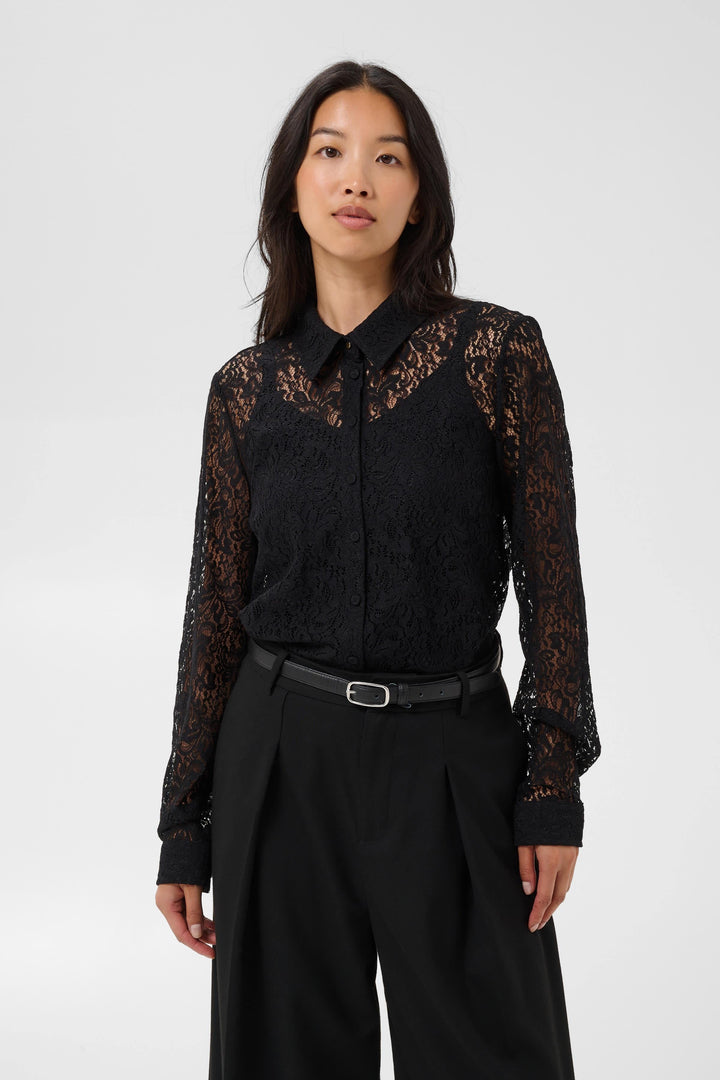 Blouse Diantha en dentelle florale à manches longues vue de face pour femme Part Two