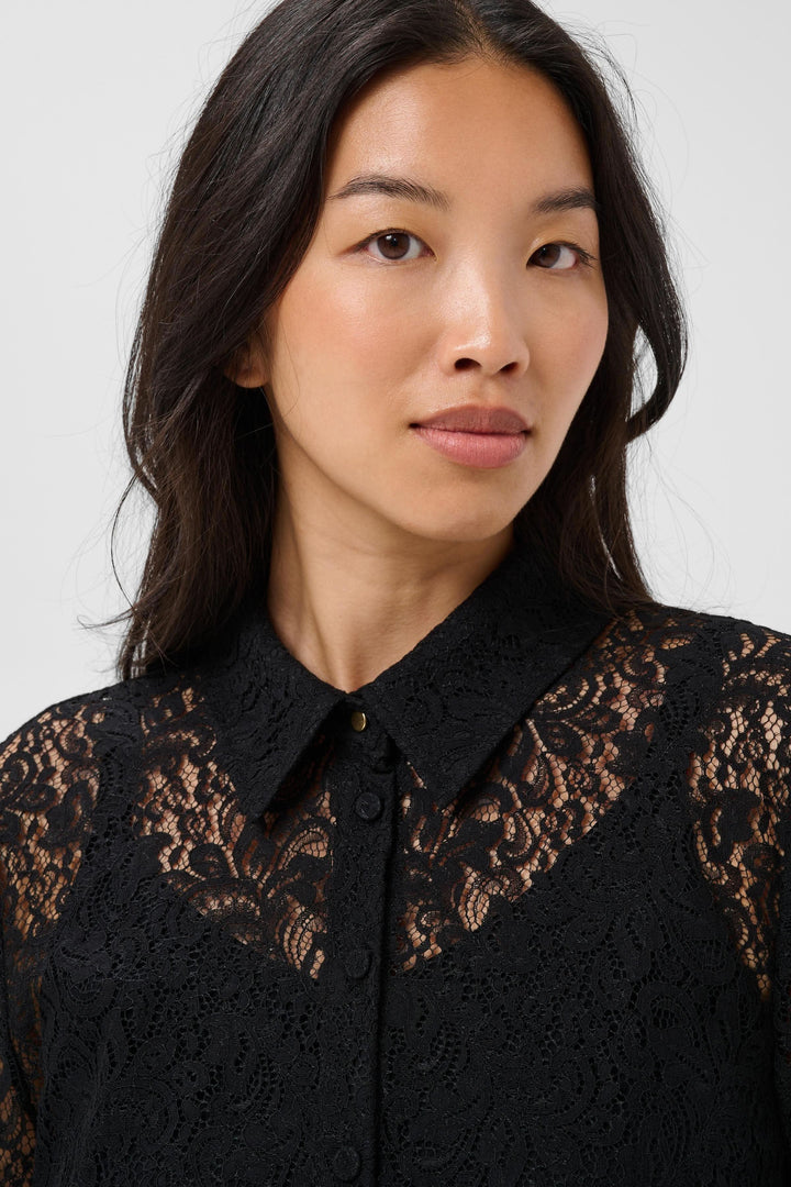 Blouse Diantha en dentelle florale à manches longues vue de face pour femme Part Two