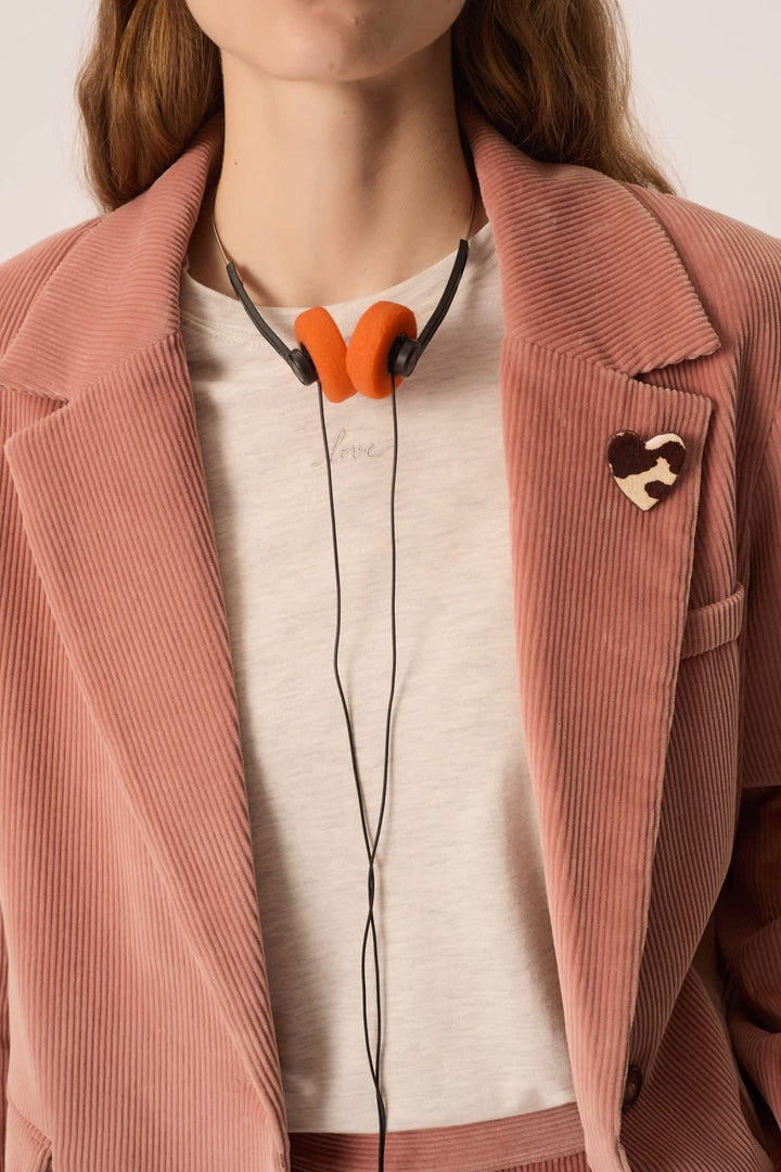 Broche cœur en cuir imprimé vache vue de face pour femme Des Petits Hauts