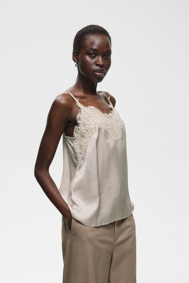 Camisole Orah satinée à dentelle délicate pour femme Inwear