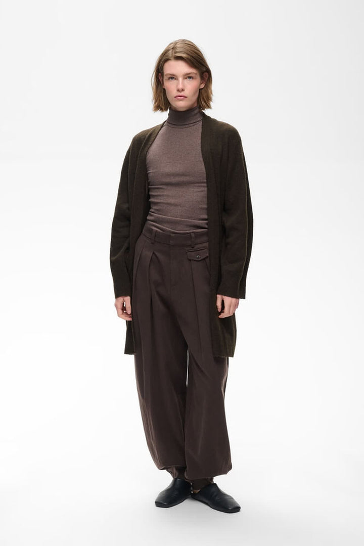 Vue latérale cardigan long en maille noire Inwear pour femme - Valérie Simon