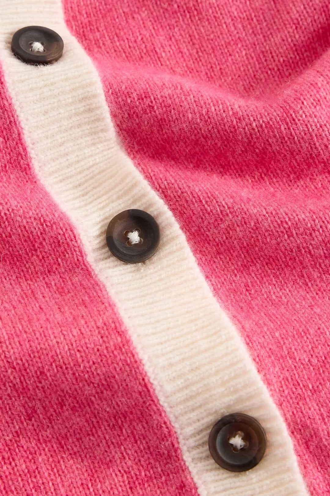 Vue de face cardigan Sansa color block boutons White Stuff femme Valérie Simon
