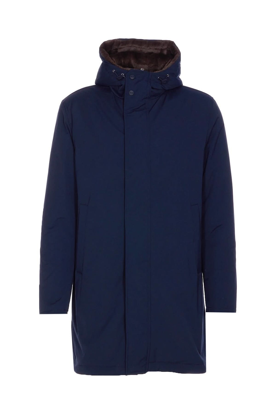 Manteau matelassé pour homme en bleu marine avec capuche doublée de fausse fourrure, style urbain et pratique.