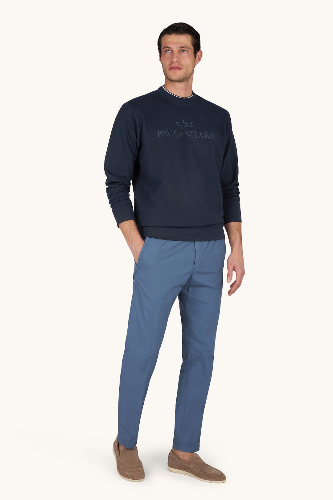 Vue de face chandail ton sur ton Paul and Shark pour homme bleu avec logo discret - Valérie Simon