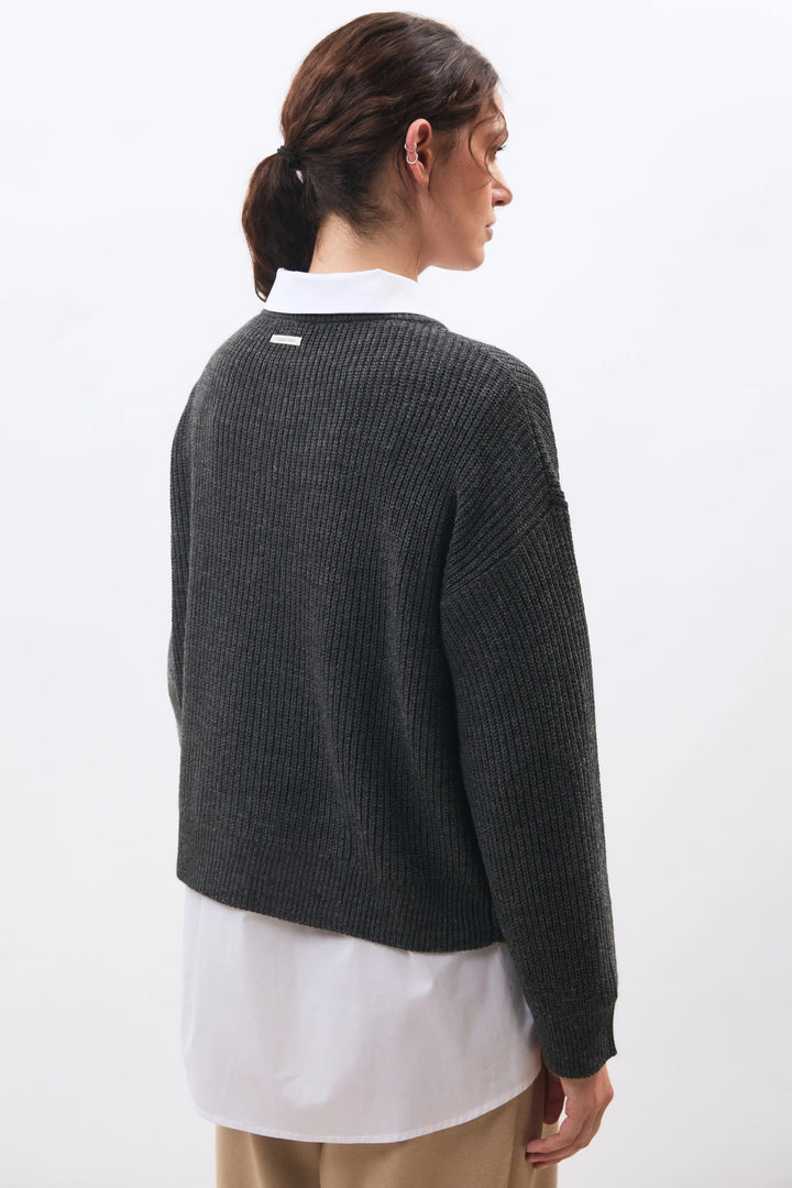 Chandail en tricot asymétrique Kikom pour femme Humility