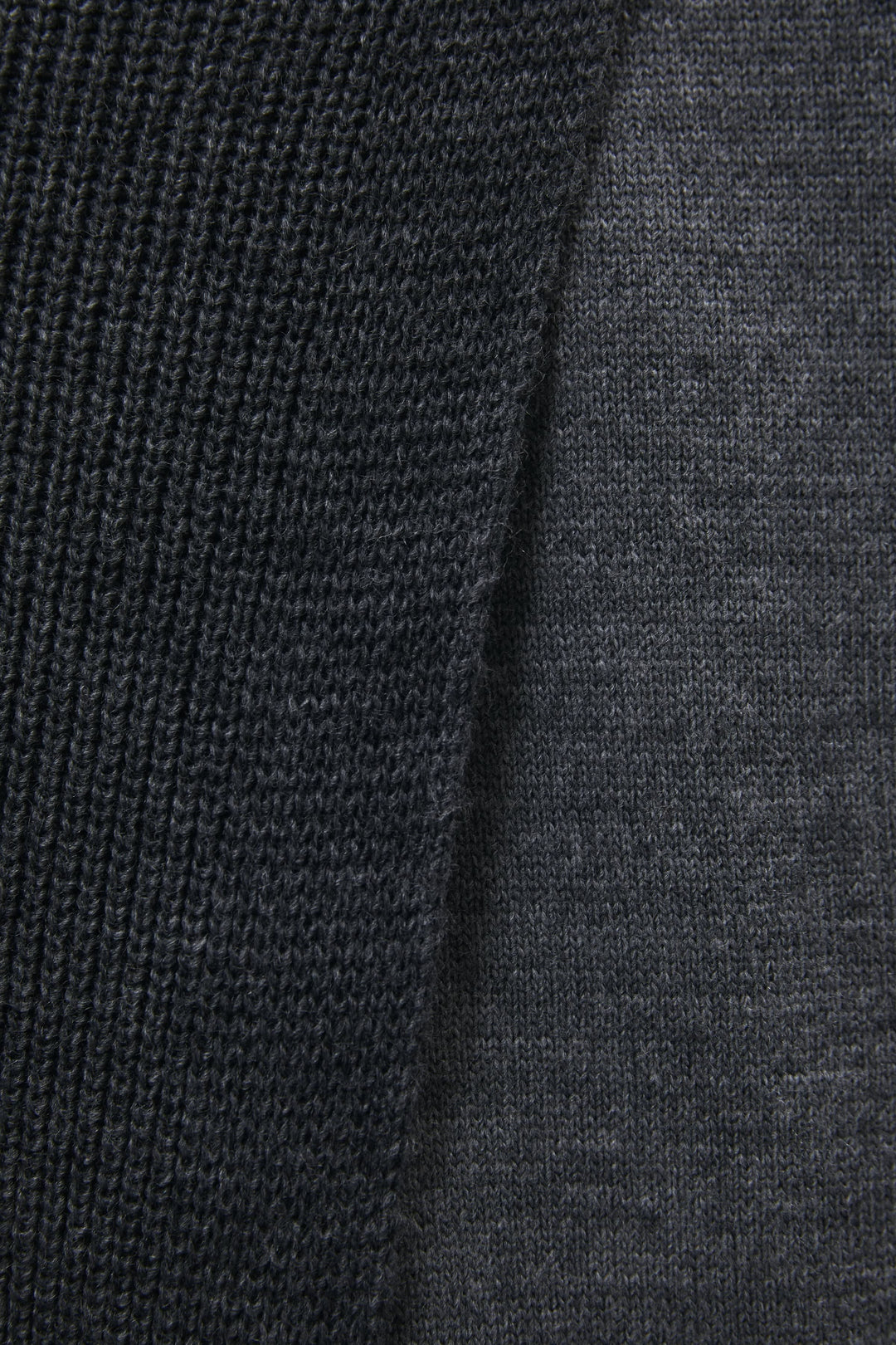 Chandail en tricot asymétrique pour femme Humility