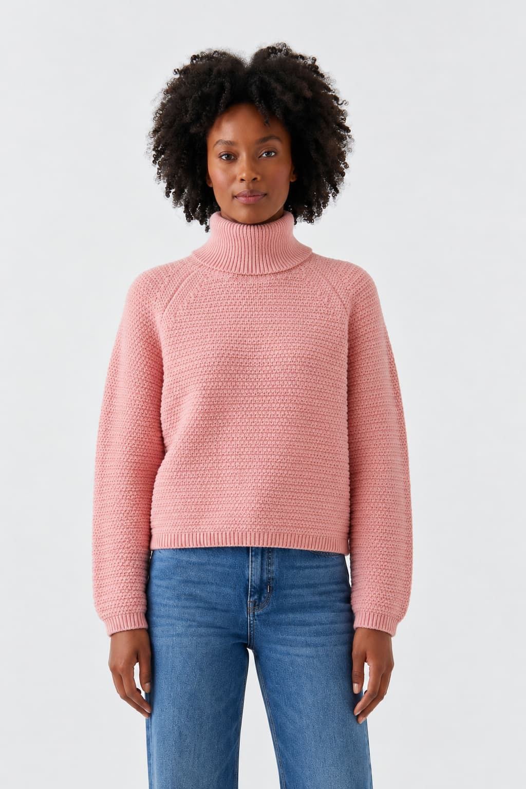 Chandail en tricot texturé à col roulé vue de face pour femme Oui