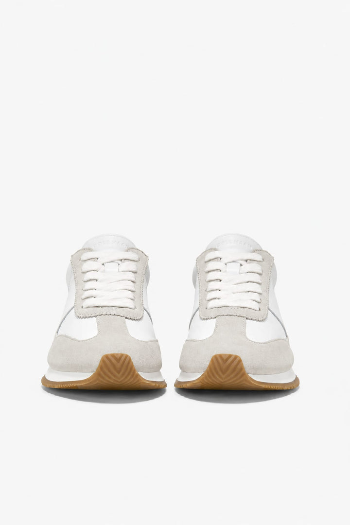 Chaussures de ville Davie Runner en cuir et suède vue de côté pour femme Cole Haan