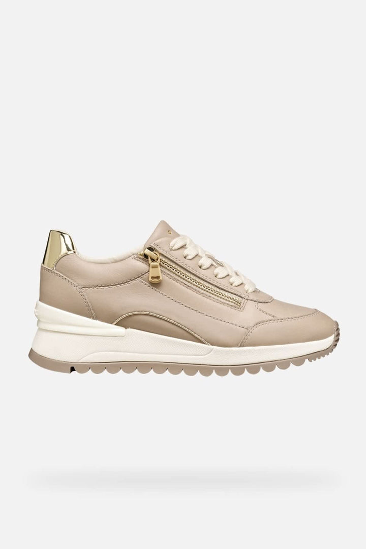 Geox women’s Desya dress shoes with platform sole
