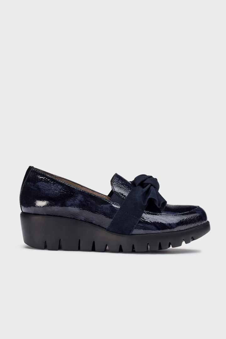 Chaussures de ville vernies noires à nœud vue de face pour femme Wonder