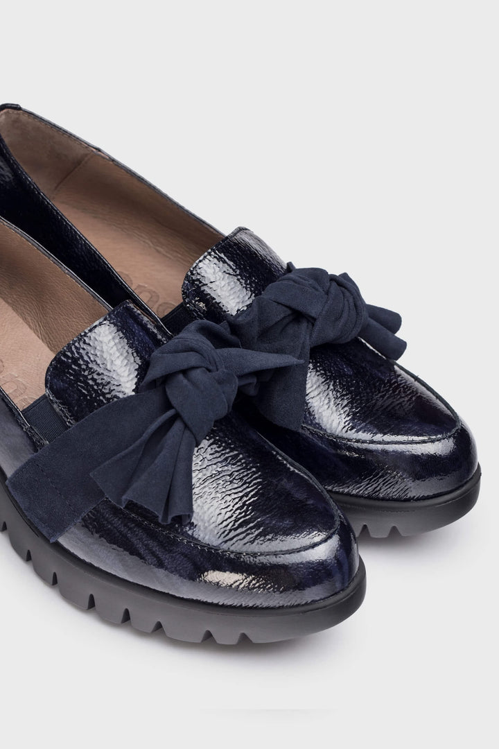 Chaussures de ville vernies noires à nœud vue de face pour femme Wonder